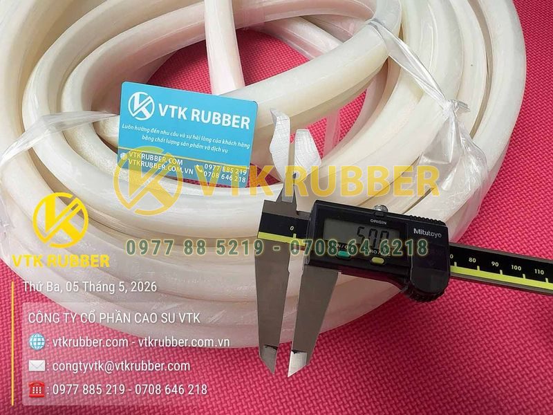 Ron silicon trắng chữ U 26x33x5.5