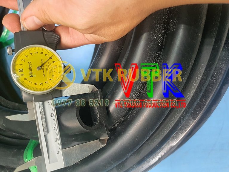 103 ron cao su cua thung xe o tinh ha tinh 03 min