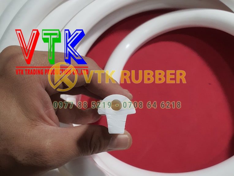 042 xuong san xuat gioang cao su chu u chong on canh cua dak lak 06 min