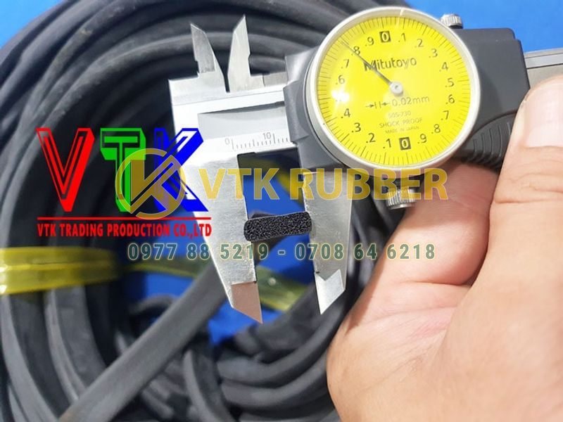 Ron cao su xốp chịu dầu