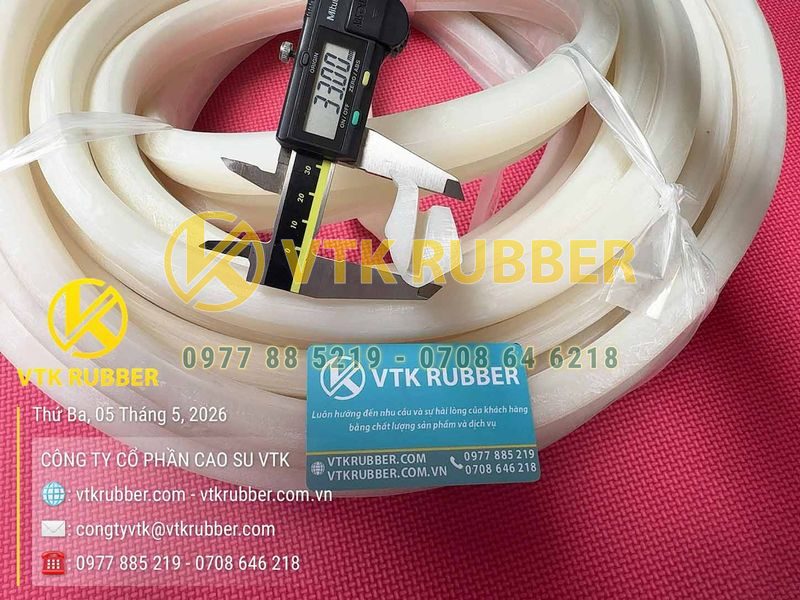 Ron silicon trắng chữ U 26x33x5.5
