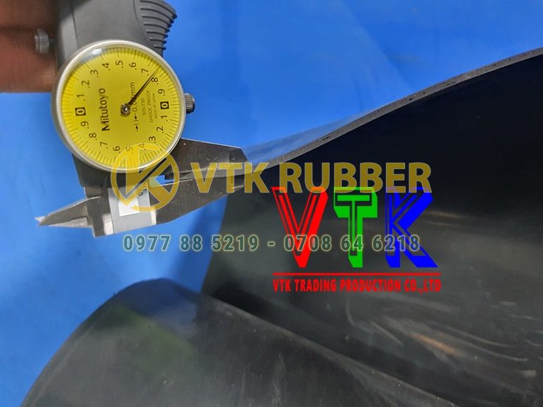 111 ron cao su cua thung xe o phu yen 04 min