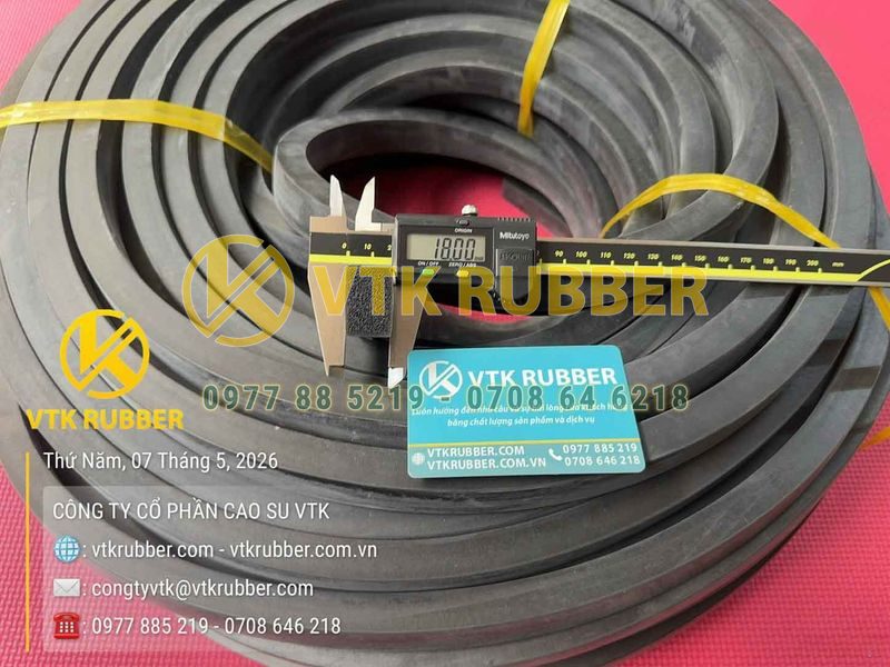 Ron cao su xốp EPDM chữ nhật 18x30