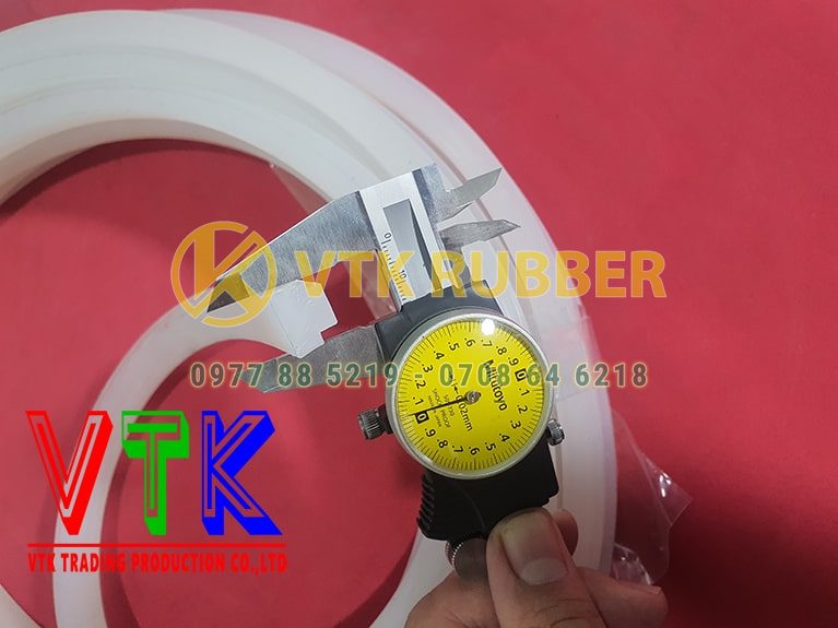 105 ron cao su cua thung xe o tinh quang tri 04 min