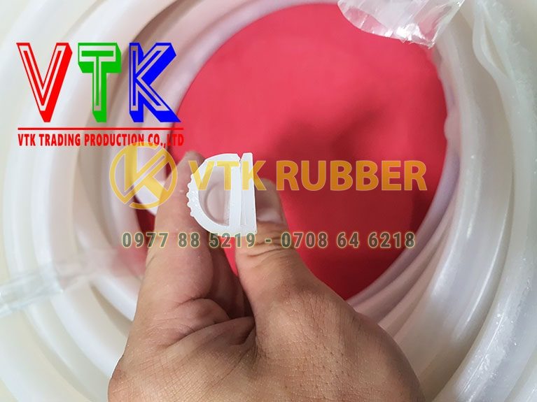 07 mua ron cao su chu l mau den bong o tinh ha giang 03 min