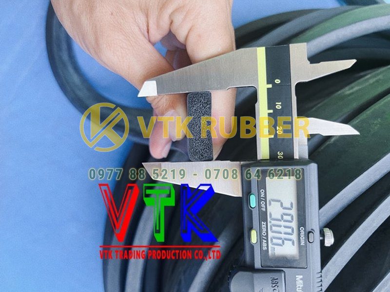 Ron cao su xốp EPDM chữ nhật 25x45 phù hợp ứng dụng công nghiệp, xây dựng