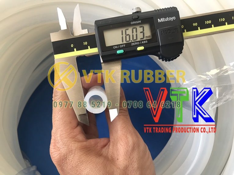 105 ron cao su cua thung xe o tinh quang tri 07 min