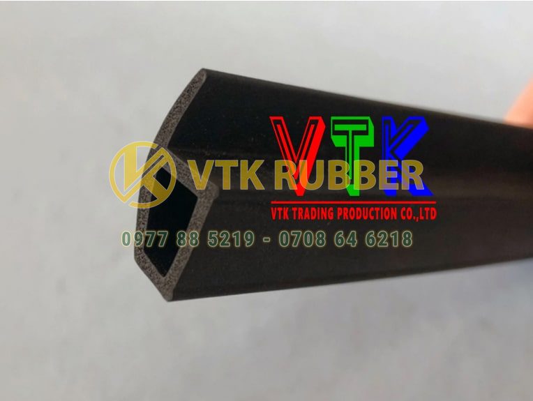 061 xuong cung cap gioang silicon chu u chen cua kinh o soc trang 05 min