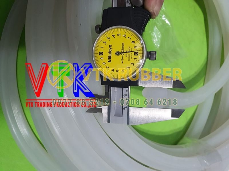 Ron silicon trắng chữ T