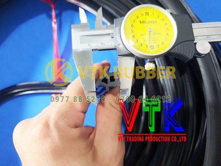 019 noi san xuat gioang silicon mau do trang chu e 25x30x2mm o tinh hai duong 03 min