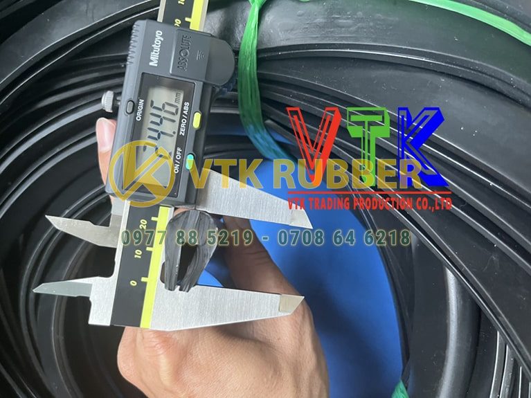 101 ron cao su cua thung xe o tinh thanh hoa 08 min