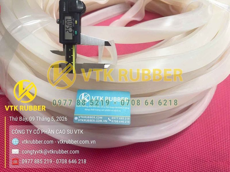 Ron silicon trắng chữ U 26x35x4
