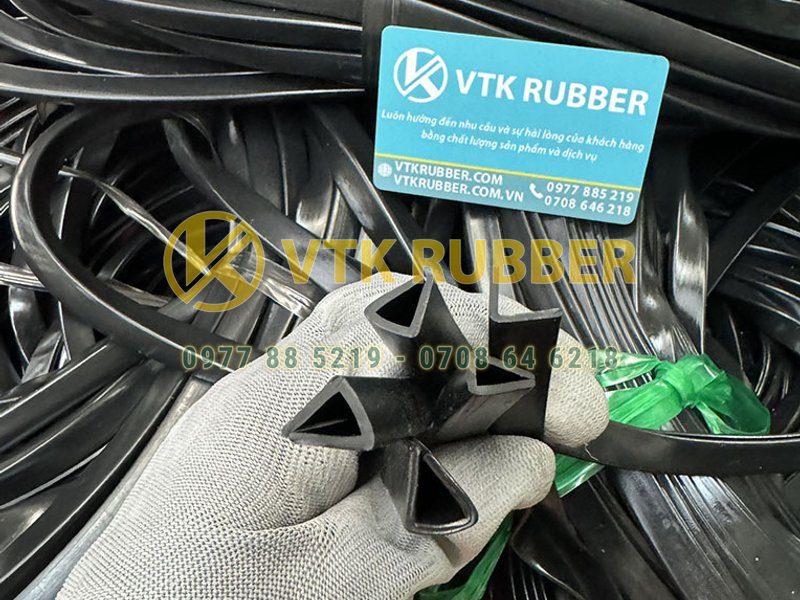 Gioăng cao su chữ U, nẹp cửa kính tủ điện
