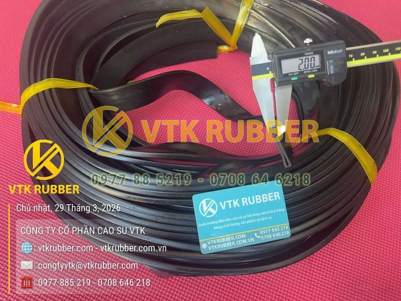 Ron cao su  chữ U 6x30x2, khe 2mm