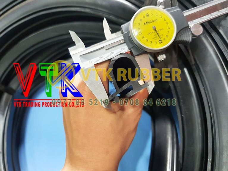 019 noi san xuat gioang silicon mau do trang chu e 25x30x2mm o tinh hai duong 06 min