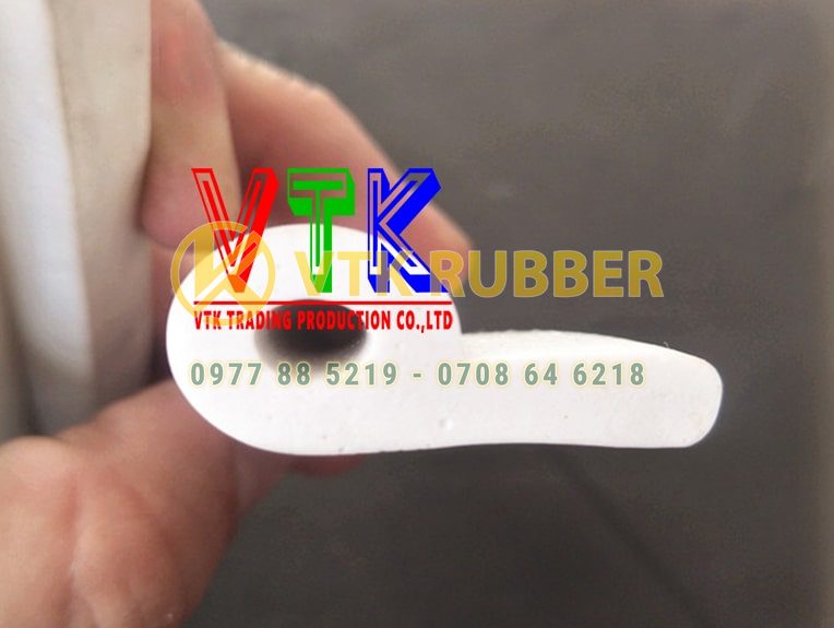 218 gioang cao su xop nganh co khi o tinh ca mau 07 min