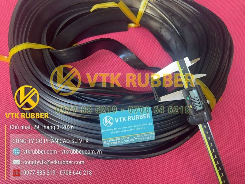 Ron cao su  chữ U 6x30x2, khe 2mm