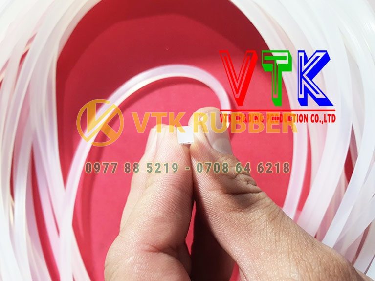 11 dia chi ban ron silicone cao su mau do chu p o tinh tuyen quang 05 min