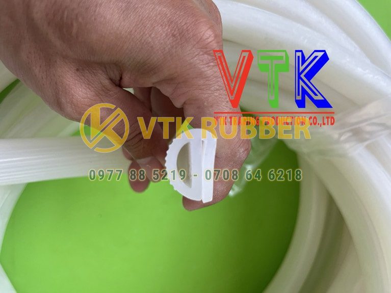 109 ron cao su cua thung xe quang ngai 03 min
