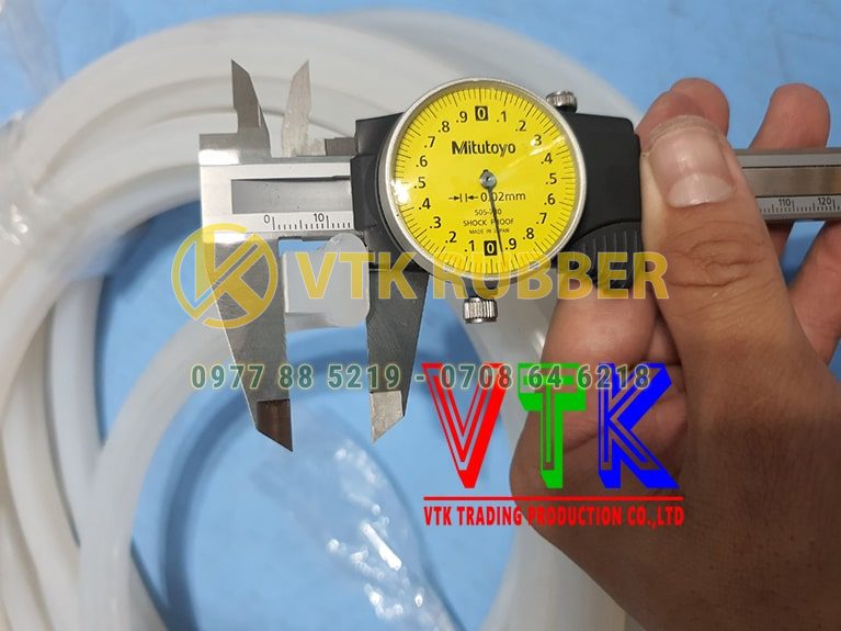 111 ron cao su cua thung xe o phu yen 03 min