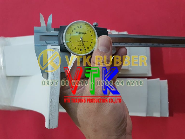 108 ron cao su cua thung xe quang nam 05 min