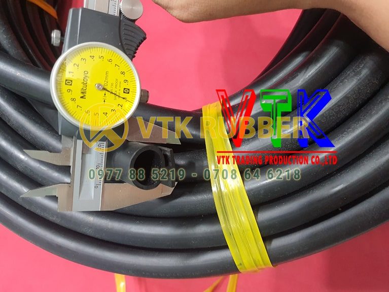 101 ron cao su cua thung xe o tinh thanh hoa 05 min