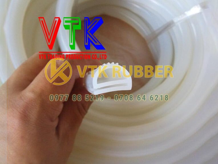 209 gioang ong cao su xop cua kinh o tinh tien giang 05 min