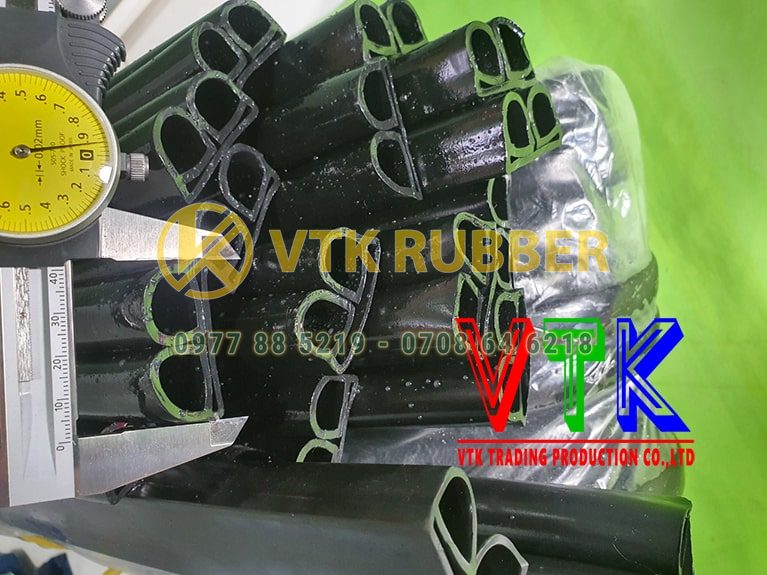 103 ron cao su cua thung xe o tinh ha tinh 04 min