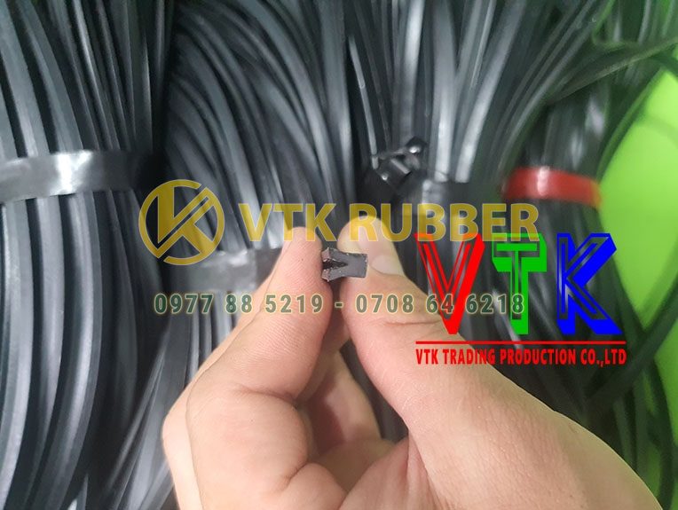 115 ron cao su cua thung xe o tinh kon tum 03 min