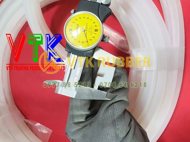 03 gia ron cao su chu l o tinh dien bien 04 min
