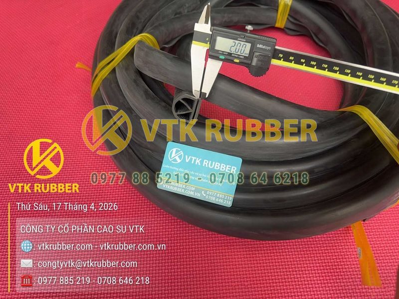 Ron cao su EPDM cửa kho lạnh chữ E, chữ D 26x26x2.5, khe 2mm