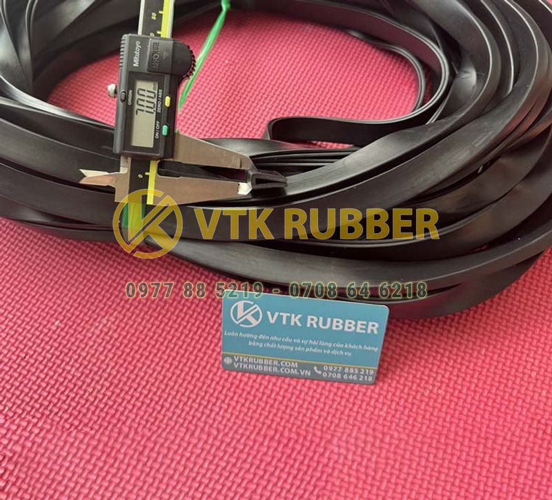 Ron cao su chữ U 7x17x2, khe 3mm