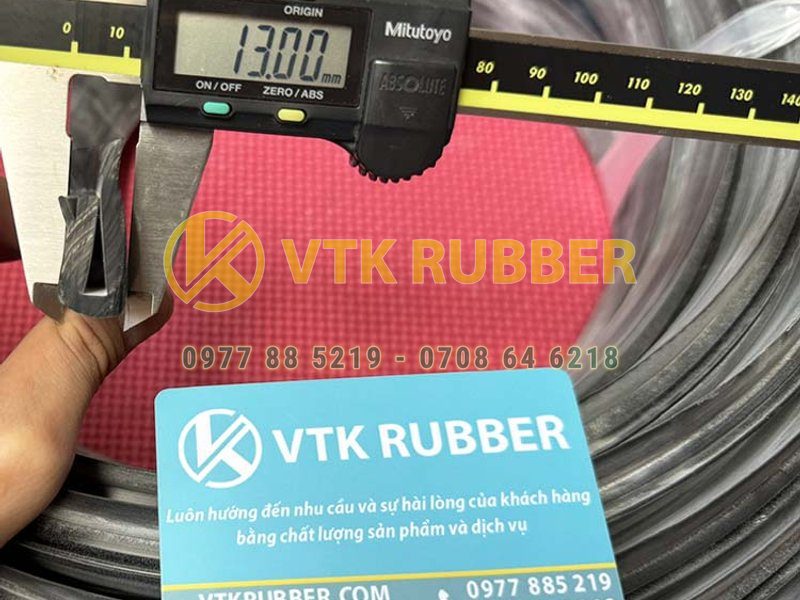Ron silicon đen chữ U 13x33x4, khe 5mm – Đóng kín, chống thấm tốt