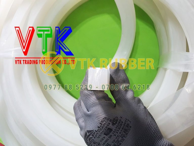 001 xuong cung cap gioang silicon chu e o lao cai 05 min