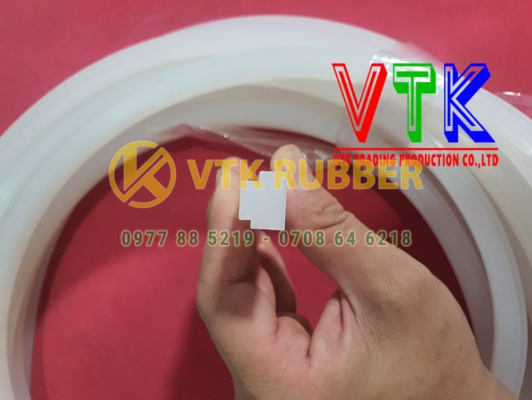 114 ron cao su cua kho dong lanh o tinh binh thuan 07 min