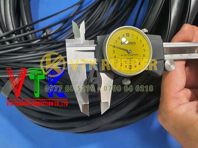 101 ron cao su cua thung xe o tinh thanh hoa 04 min