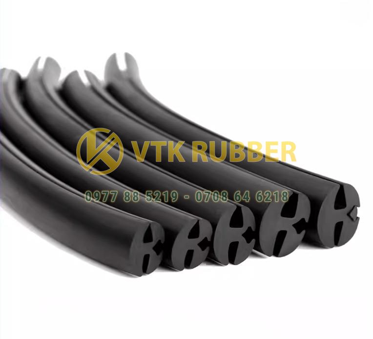 Ron chữ K có thiết kế 2 rãnh kẹp giúp bám chặt khe cửa, giảm tiếng ồn, ngăn bụi và chống thấm nước hiệu quả