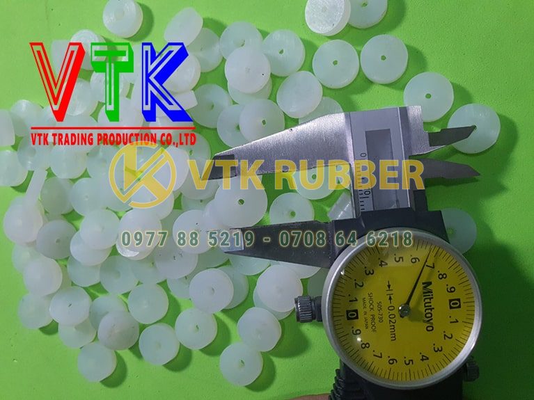 102 ron cao su cua thung xe o tinh nghe an 03 min