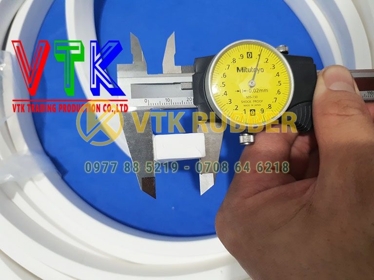 15 ban ron cao su chu l chiu luc o tinh quang ninh 07 min