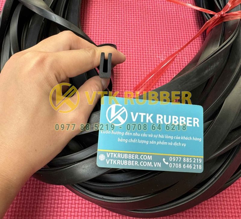 Ron cao su chữ U 7x15x2, khe 3mm