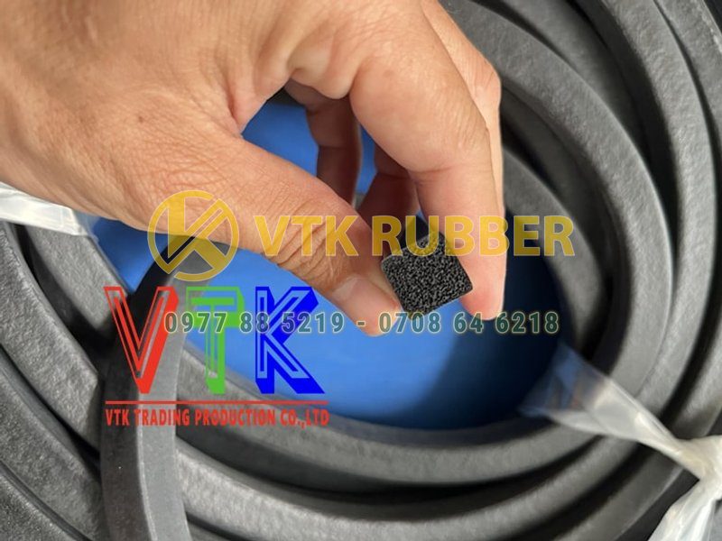 Ron cao su xốp EPDM chữ nhật 25x45 phù hợp ứng dụng công nghiệp, xây dựng