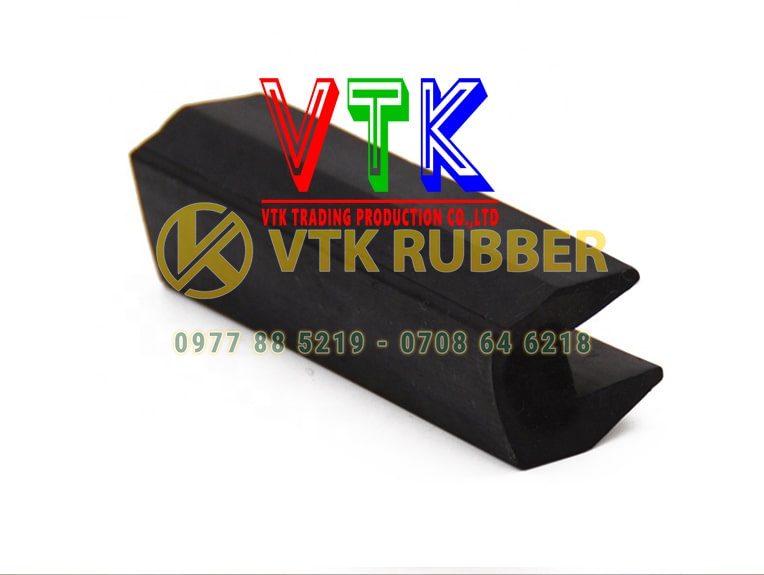 061 xuong cung cap gioang silicon chu u chen cua kinh o soc trang 03 min
