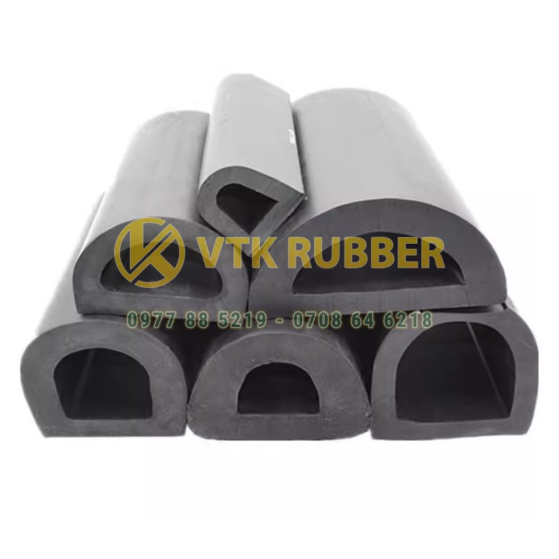 Chất liệu cao su dẻo, dễ thi công, giúp làm kín các khe hở nhỏ trên cửa, nắp máy, tủ điện