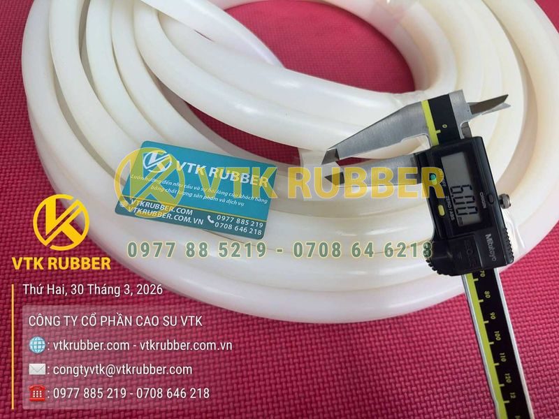 Ron silicon trắng chữ D 18x22x6, dày 8mm