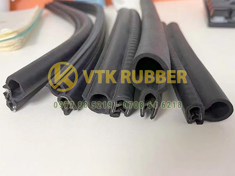 Ron cao su xốp lõi thép mạ kẽm