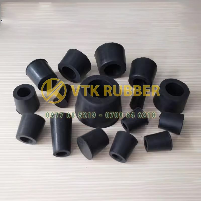 Thiết kế đặc biệt giúp giảm rung, chống va đập, chống trượt. Vòng đệm cao su chịu dầu có khả năng hoạt động ổn định trong môi trường khắc nghiệt, duy trì hiệu suất máy móc lâu dài