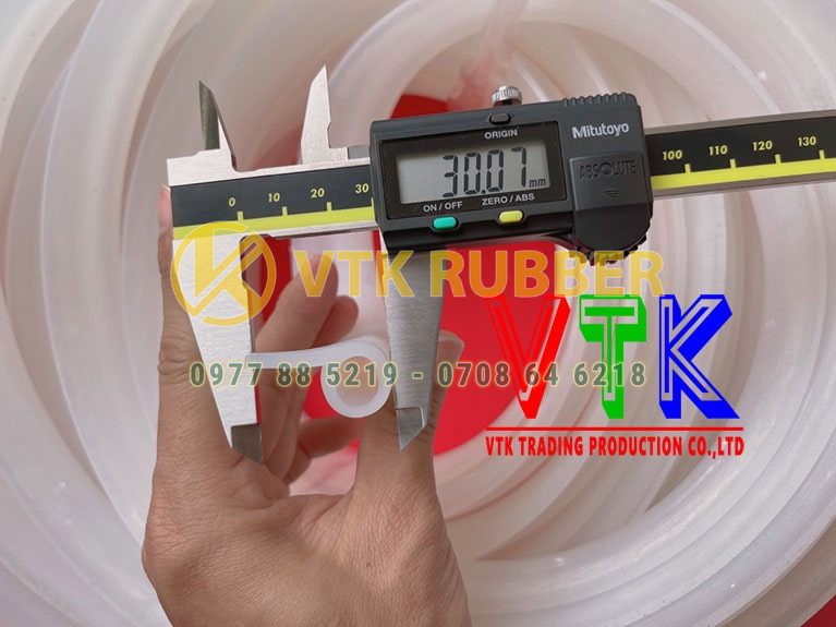 08 mua ron cao su chu l mau den o tinh cao bang 07 min