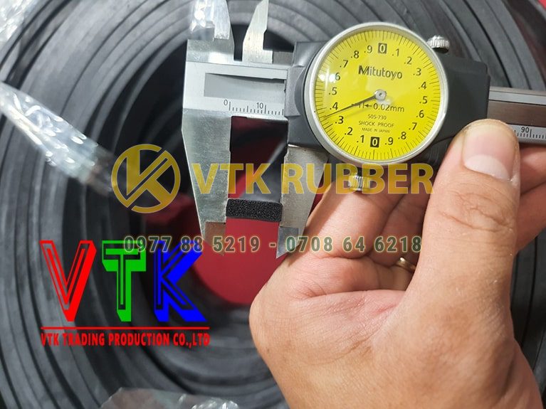 111 ron cao su cua thung xe o phu yen 08 min