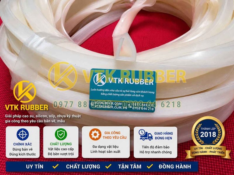 Ron silicon trắng chữ U 26x35x4